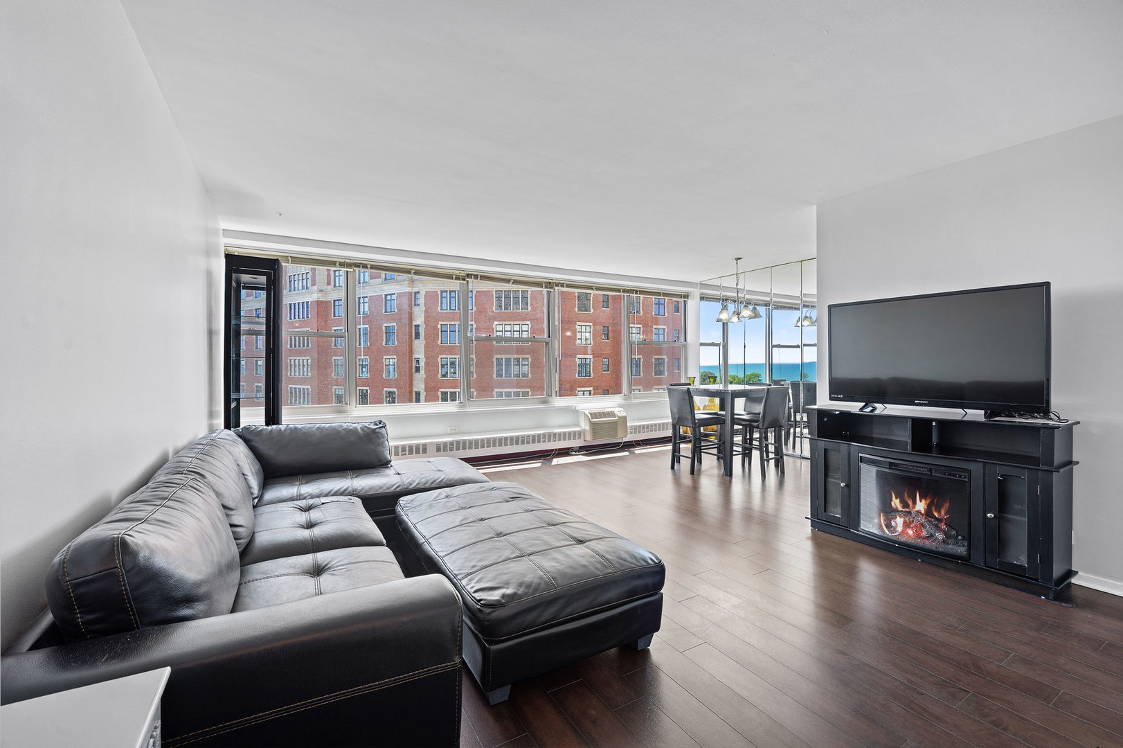 3900 N Lake Shore Drive 13B