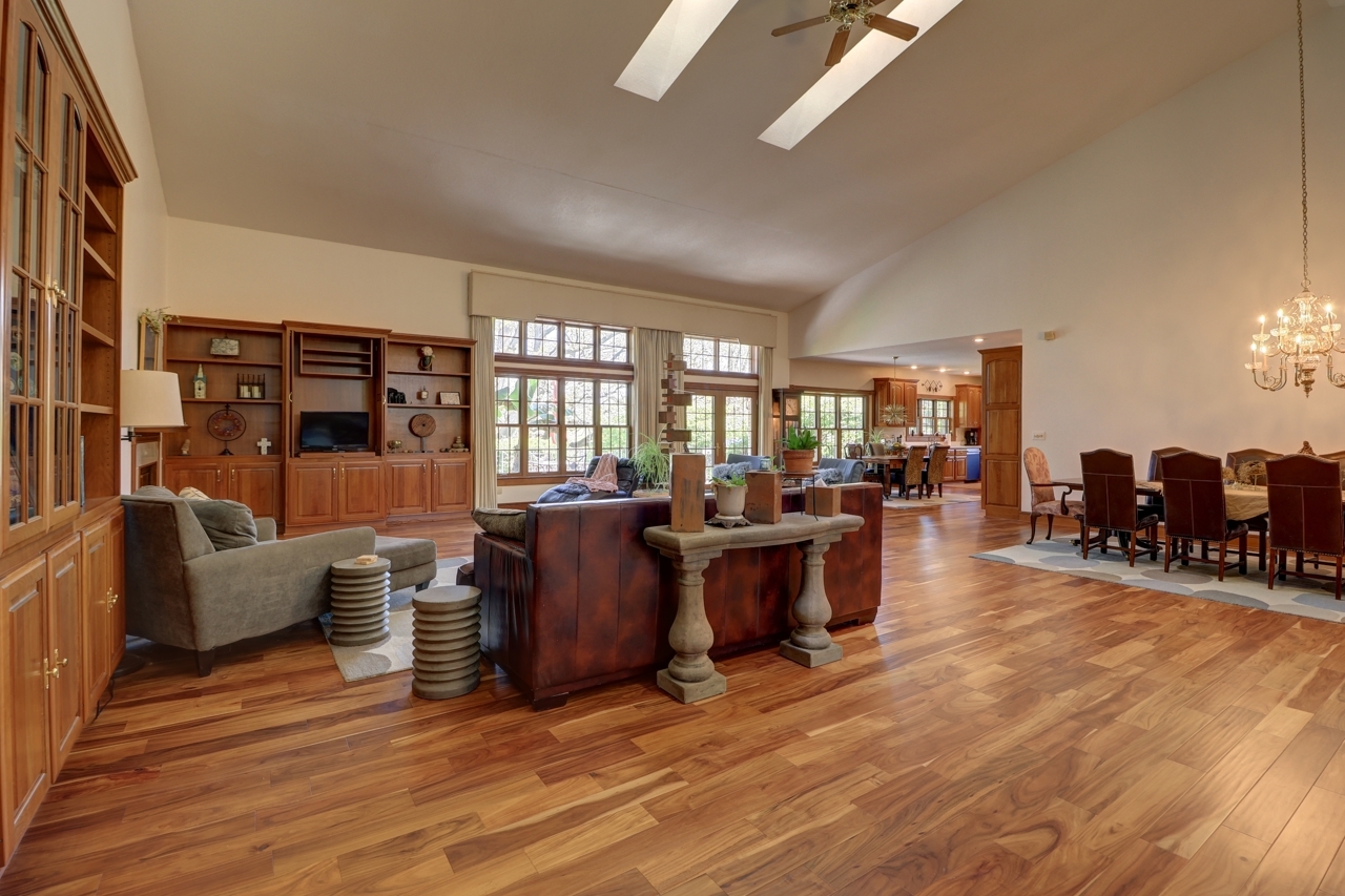 3900 VALLEY OAKS Drive