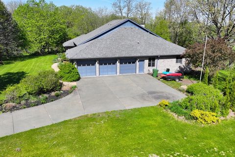 Tiny photo for 3900 VALLEY OAKS Drive, Clinton, IA 52732 (MLS # 12637257)
