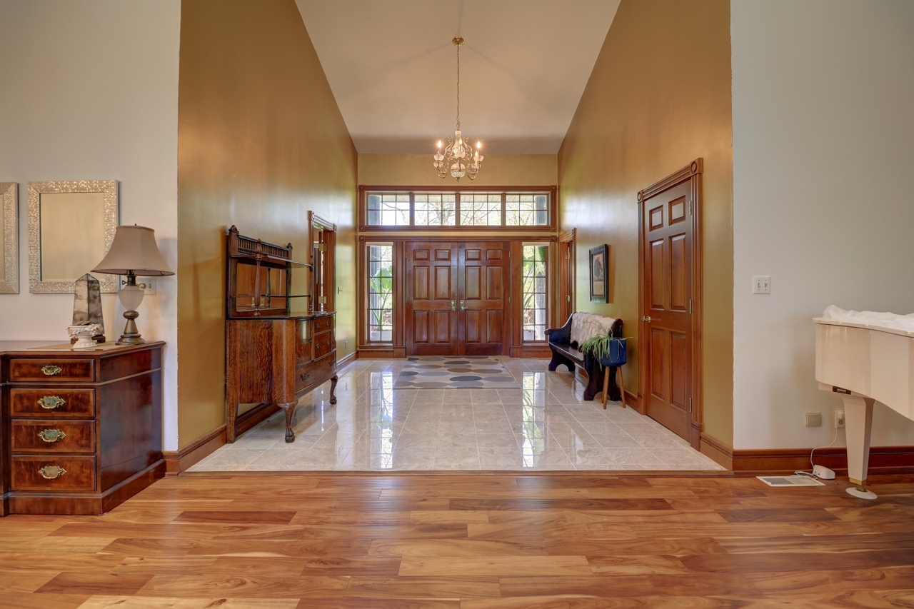 3900 VALLEY OAKS Drive