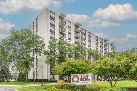 Tiny photo for 9001 Golf Road #10F, Des Plaines, IL 60016 (MLS # 12724612)