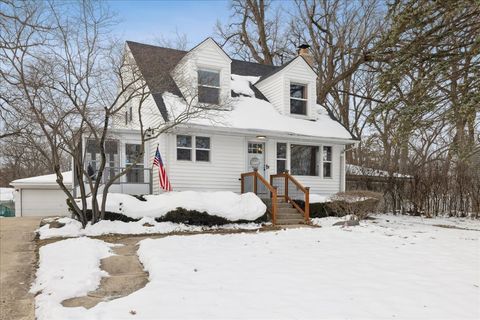 215 Indian Trail Lake In The Hills IL 60156