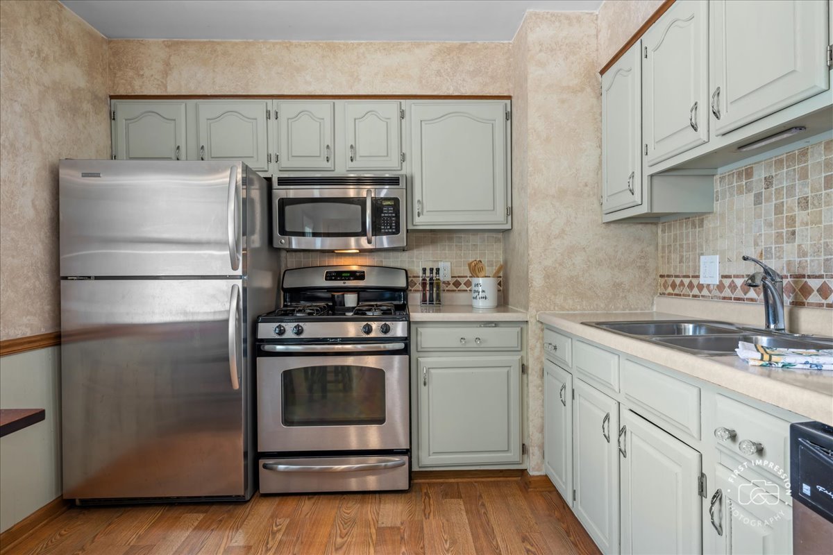 Properties 3 184 Locust Street