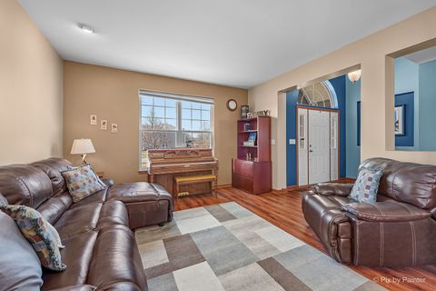 Tiny photo for 601 Meade Boulevard, North Aurora, IL 60542 (MLS # 12568241)