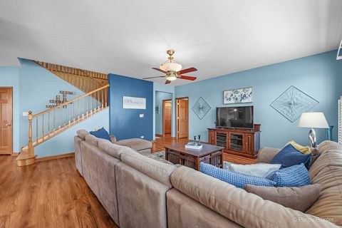 Tiny photo for 601 Meade Boulevard, North Aurora, IL 60542 (MLS # 12568241)