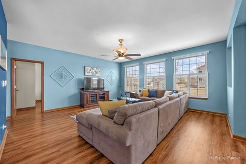 Tiny photo for 601 Meade Boulevard, North Aurora, IL 60542 (MLS # 12568241)