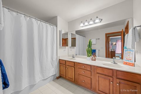 Tiny photo for 601 Meade Boulevard, North Aurora, IL 60542 (MLS # 12568241)