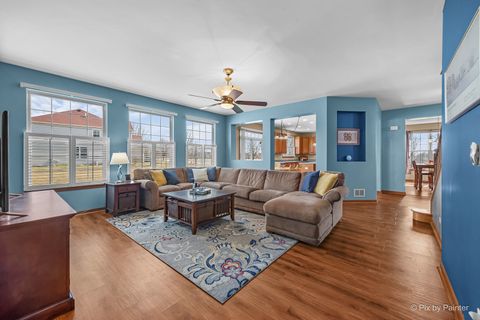 Tiny photo for 601 Meade Boulevard, North Aurora, IL 60542 (MLS # 12568241)
