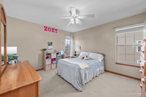 Tiny photo for 601 Meade Boulevard, North Aurora, IL 60542 (MLS # 12568241)