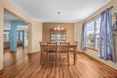 Tiny photo for 601 Meade Boulevard, North Aurora, IL 60542 (MLS # 12568241)