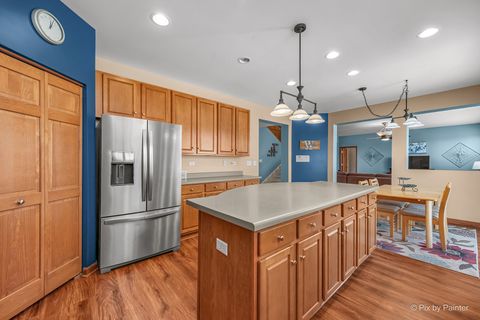 Tiny photo for 601 Meade Boulevard, North Aurora, IL 60542 (MLS # 12568241)