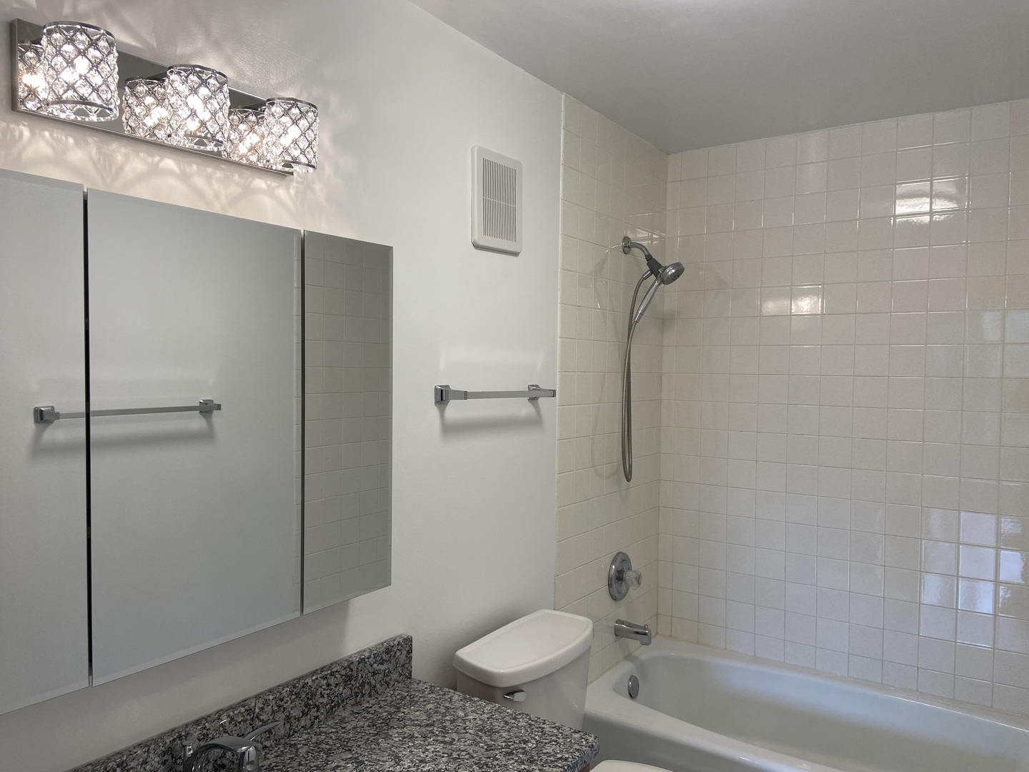 Arlington Heights, Illinois 60005, United States, 2 Bedrooms Bedrooms, ,2 BathroomsBathrooms,Residential,Active,229739