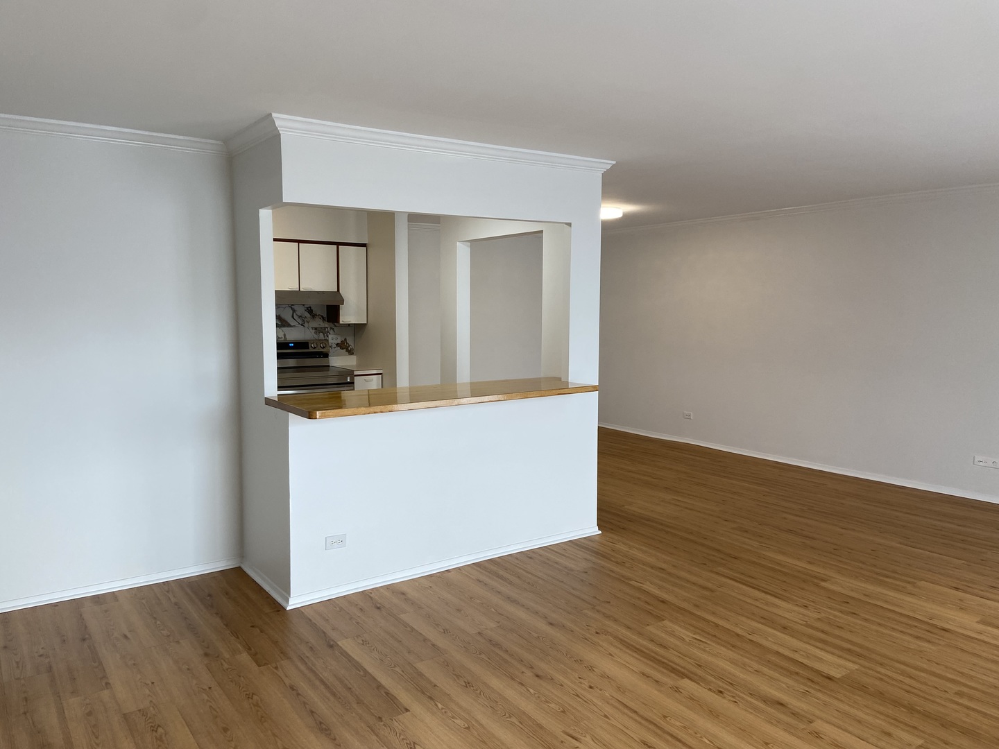 Arlington Heights, Illinois 60005, United States, 2 Bedrooms Bedrooms, ,2 BathroomsBathrooms,Residential,Active,229739