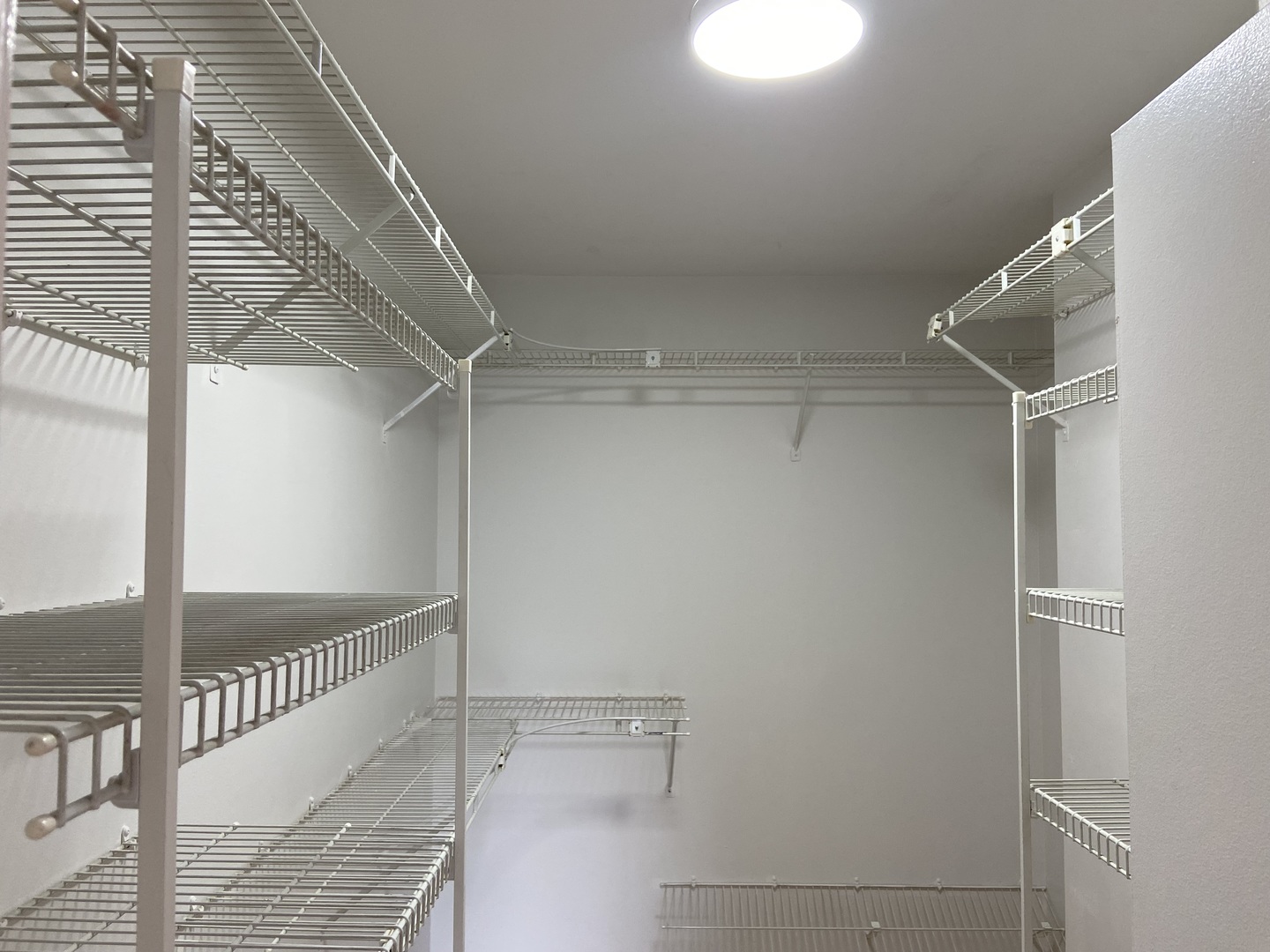 Arlington Heights, Illinois 60005, United States, 2 Bedrooms Bedrooms, ,2 BathroomsBathrooms,Residential,Active,229739