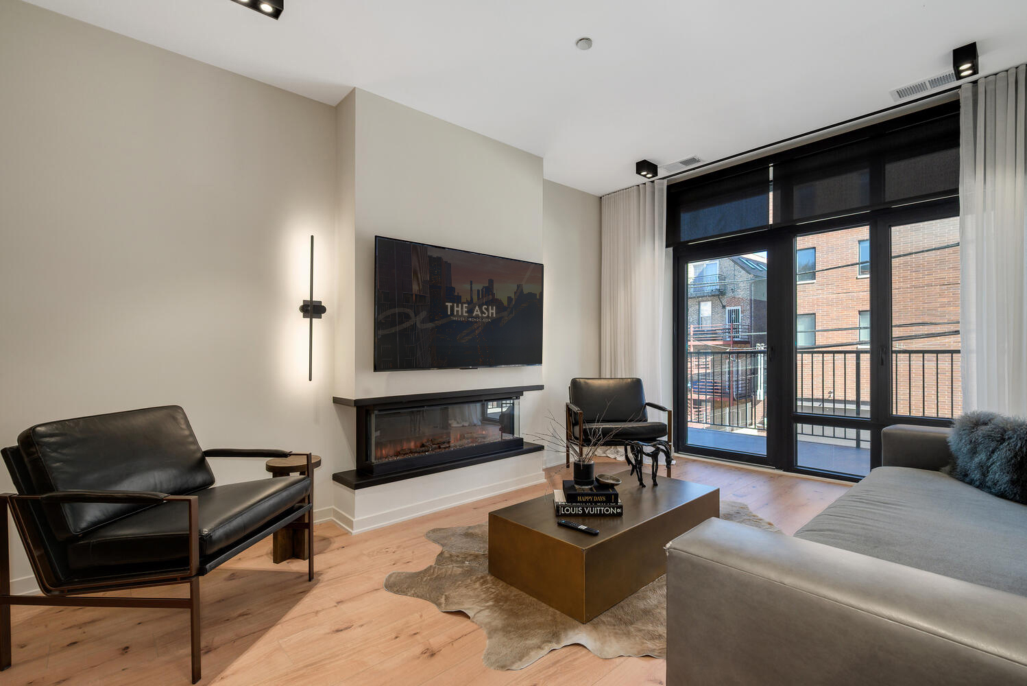 1257 N ASHLAND Avenue 204