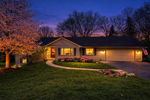 Tiny photo for 4516 Hillside Court, Crystal Lake, IL 60012 (MLS # 12619587)