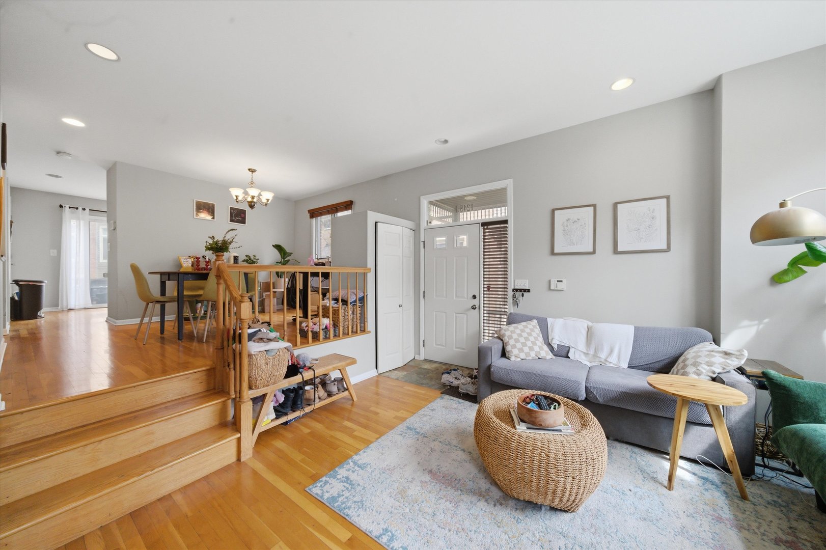 1248 W Fletcher Street J