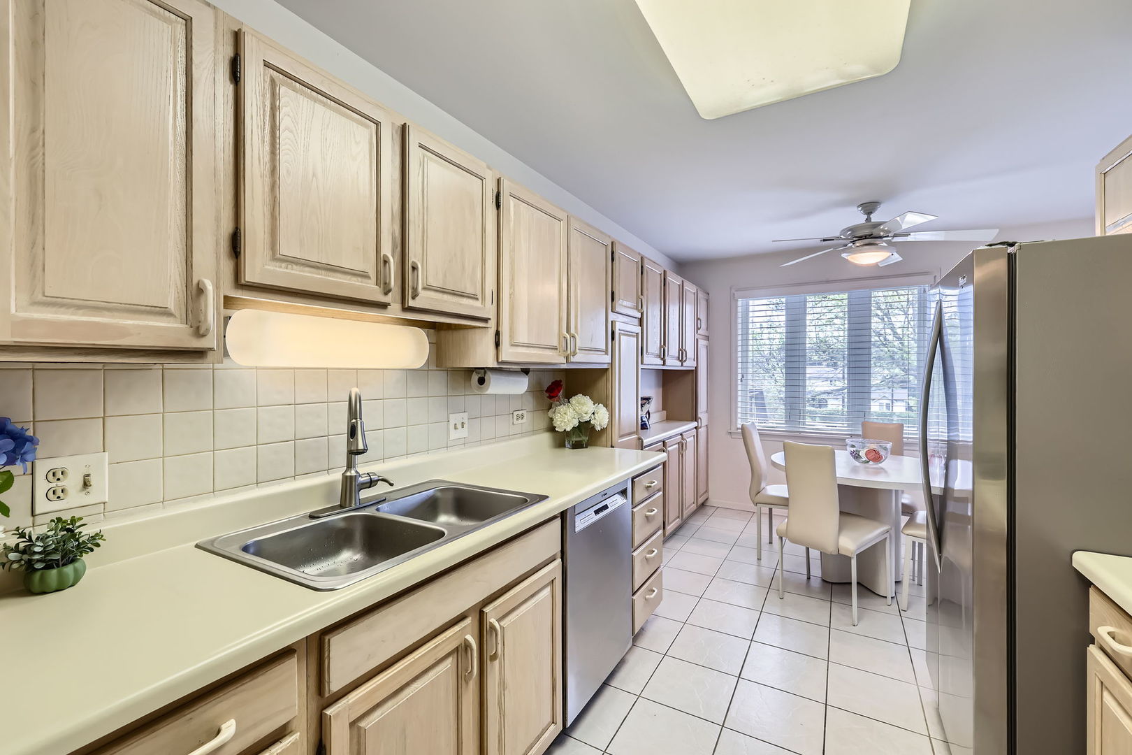 300 E Dundee Road 202