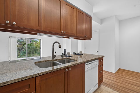 Tiny photo for 1572 Maple Avenue #406, Evanston, IL 60201 (MLS # 12789104)