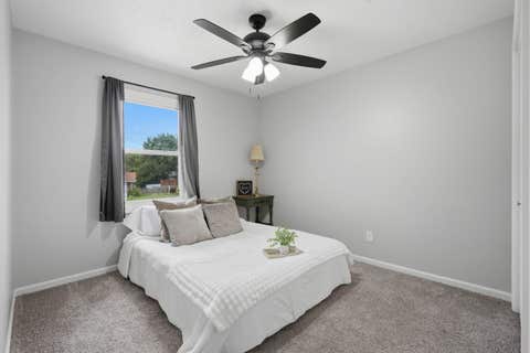 Tiny photo for 4415 Montclair Court, Bettendorf, IA 52722 (MLS # 12731838)