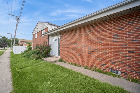 Tiny photo for 8560 W Clara Drive, Niles, IL 60714 (MLS # 12743105)