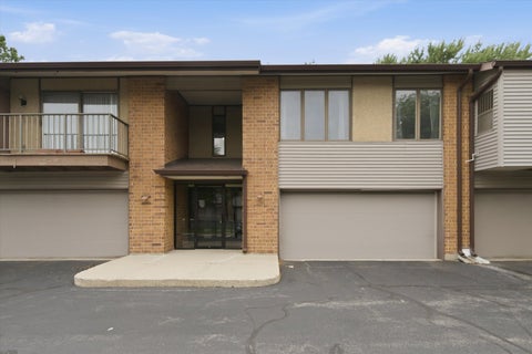 Photo of Elk Grove Village, IL 60007 (MLS # 12737316)
