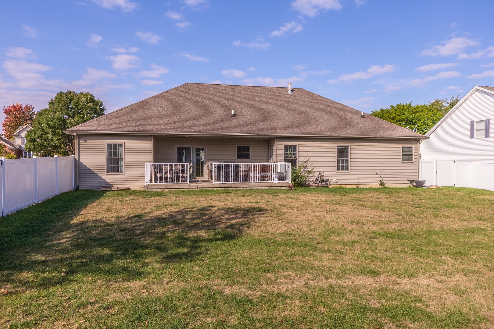 Bloomington, Illinois 61705, United States, 3 Bedrooms Bedrooms, ,3 BathroomsBathrooms,Residential,Active,229190