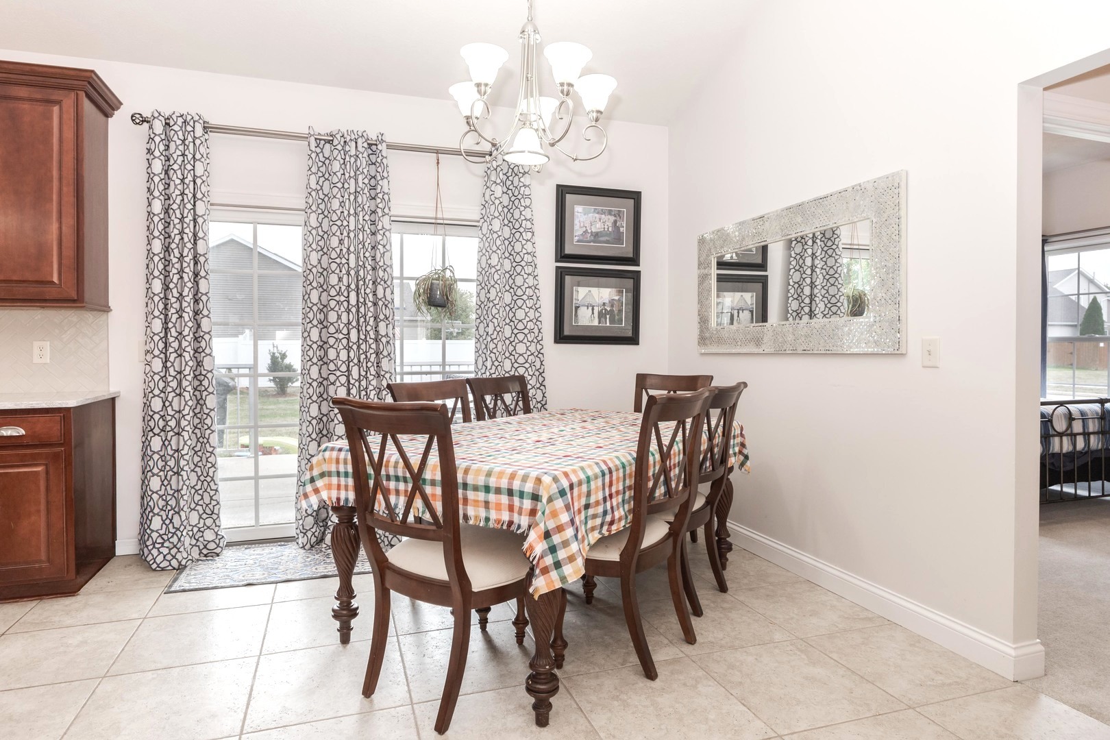 Bloomington, Illinois 61705, United States, 3 Bedrooms Bedrooms, ,3 BathroomsBathrooms,Residential,Active,229190