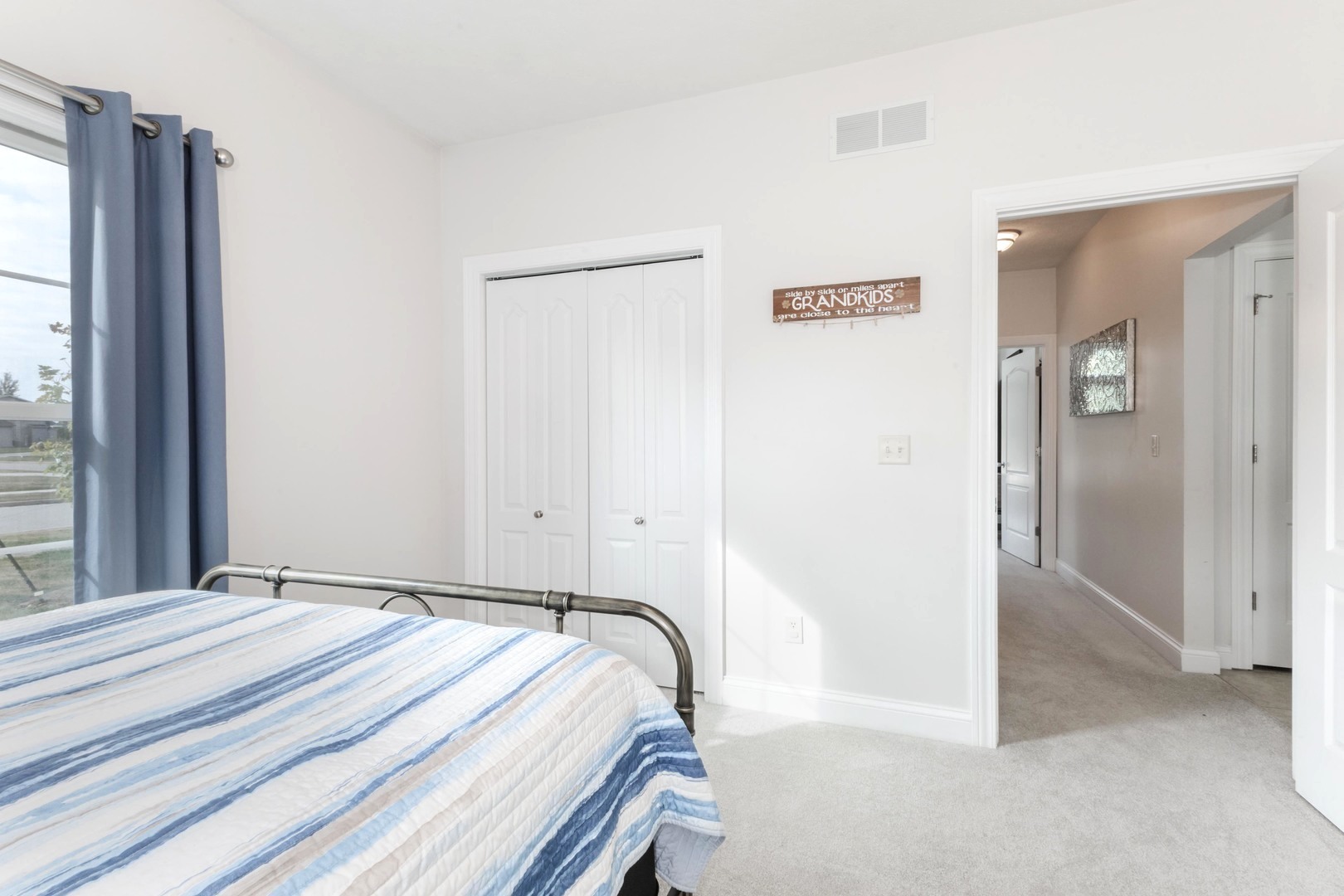 Bloomington, Illinois 61705, United States, 3 Bedrooms Bedrooms, ,3 BathroomsBathrooms,Residential,Active,229190