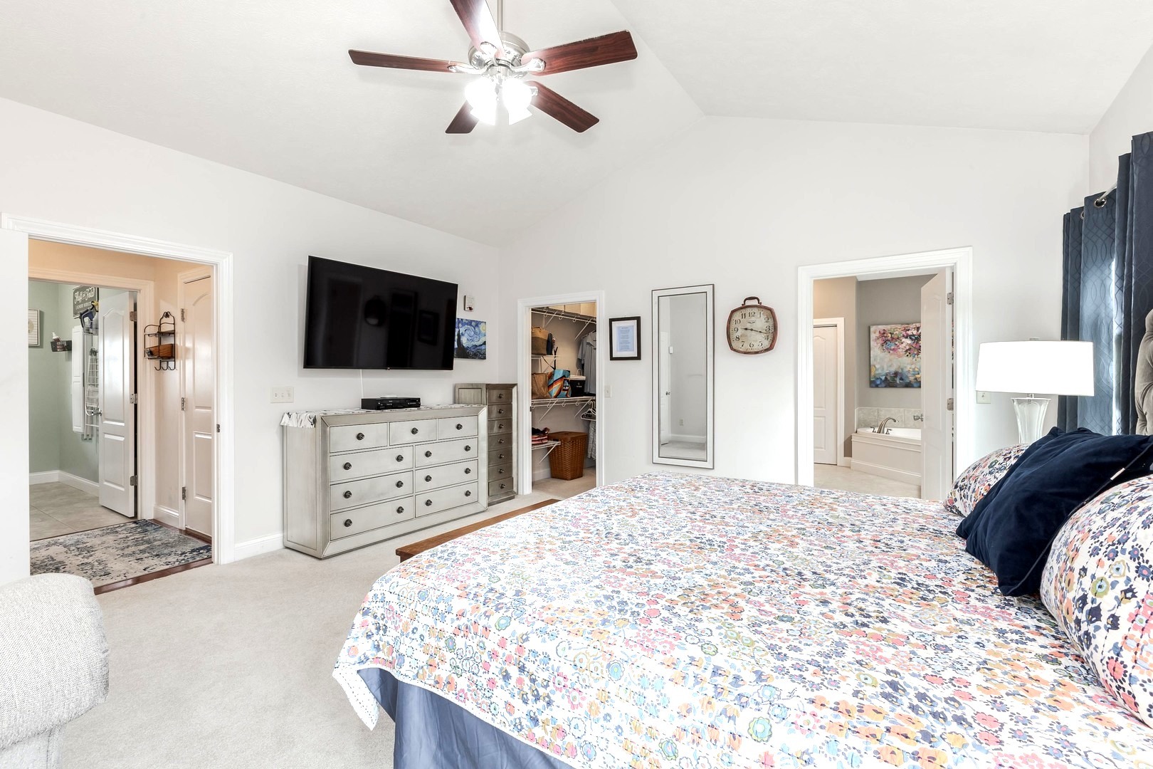 Bloomington, Illinois 61705, United States, 3 Bedrooms Bedrooms, ,3 BathroomsBathrooms,Residential,Active,229190