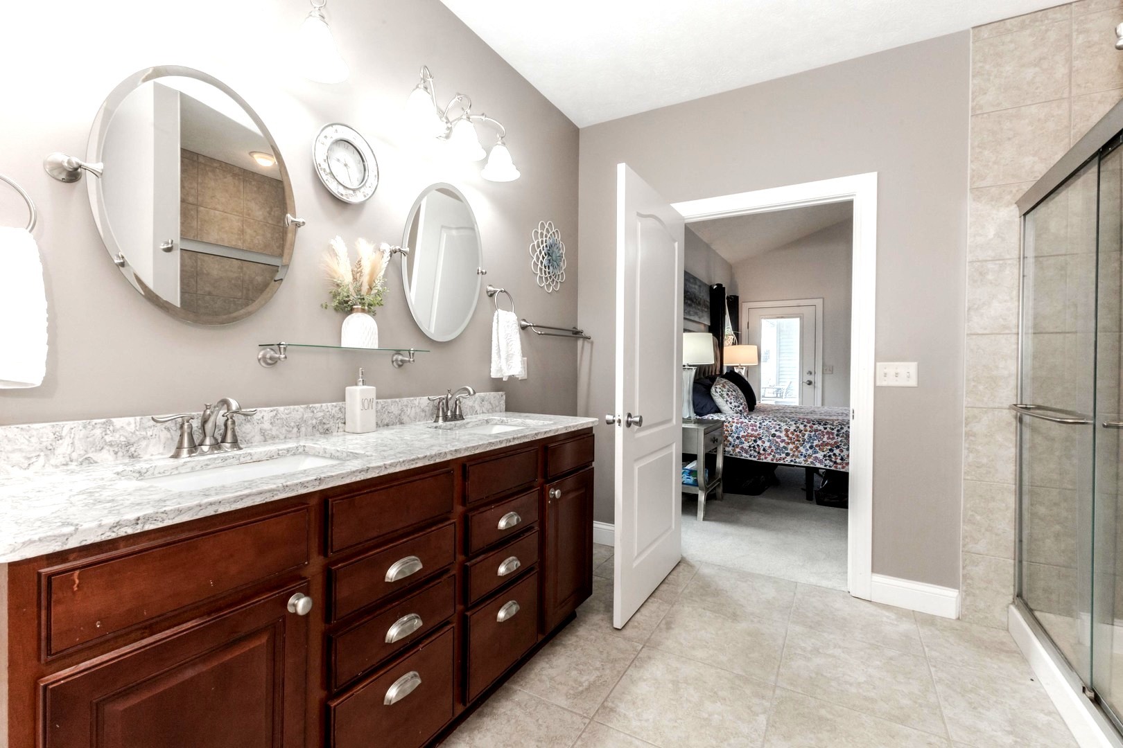 Bloomington, Illinois 61705, United States, 3 Bedrooms Bedrooms, ,3 BathroomsBathrooms,Residential,Active,229190