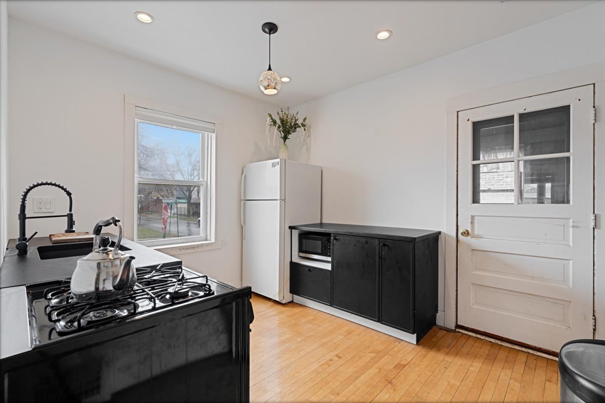 4159 N Maplewood Avenue