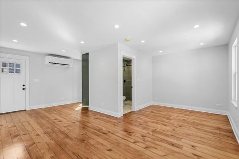 Tiny photo for 723 South Boulevard, Evanston, IL 60202 (MLS # 12595614)