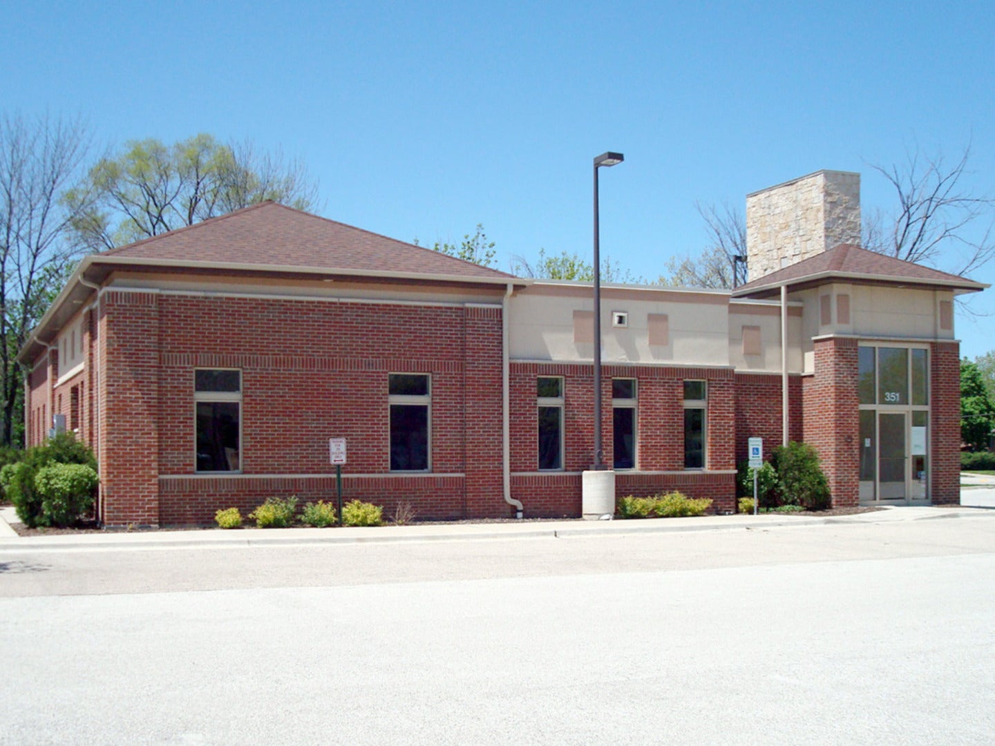 351 W Dundee Road