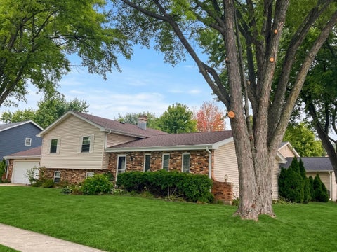 Tiny photo for 2613 Midland Drive, Naperville, IL 60564 (MLS # 12761989)