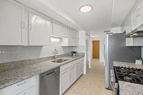 Tiny photo for 7540 N Ridge Boulevard #5D, Chicago, IL 60645 (MLS # 12511729)