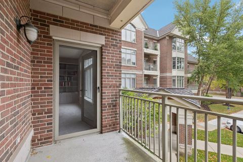 Tiny photo for 445 Village Green Court #201, Lincolnshire, IL 60069 (MLS # 12486470)