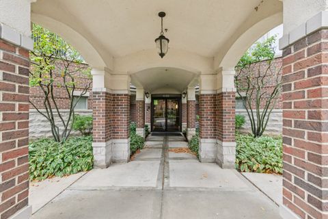 Tiny photo for 445 Village Green Court #201, Lincolnshire, IL 60069 (MLS # 12486470)