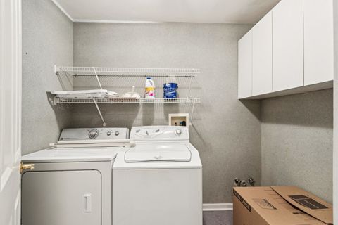Tiny photo for 445 Village Green Court #201, Lincolnshire, IL 60069 (MLS # 12486470)