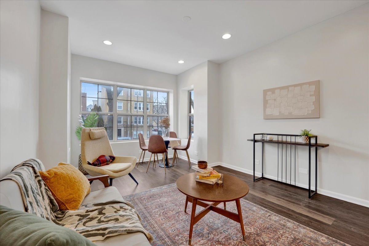 4055 N Central Park Avenue 1