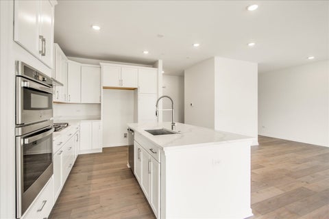 Tiny photo for 104 Sterling Drive, Lincolnshire, IL 60069 (MLS # 12636670)