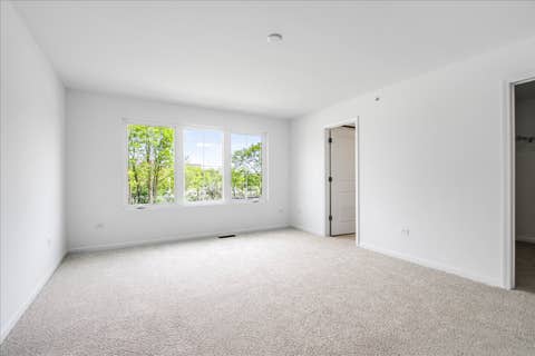 Tiny photo for 104 Sterling Drive, Lincolnshire, IL 60069 (MLS # 12636670)