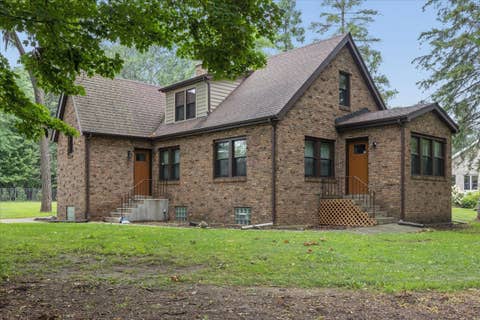 Photo of 9048 Maple Avenue, Burr Ridge, IL 60527 (MLS # 12717735)