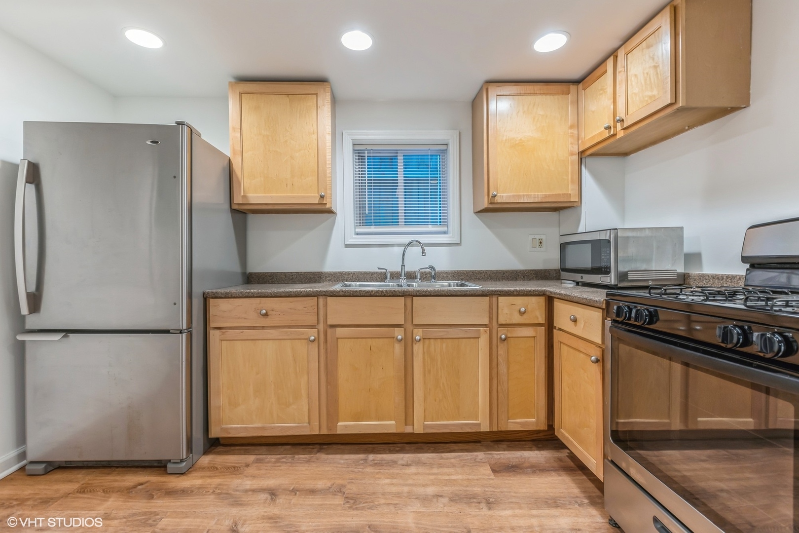 3721 N ASHLAND Avenue G