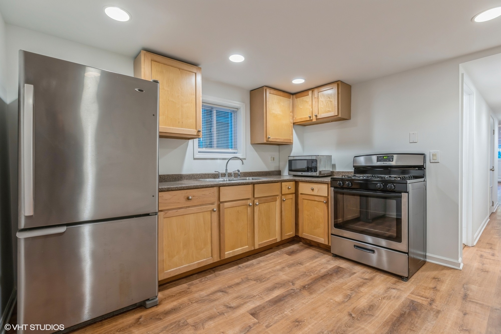 3721 N ASHLAND Avenue G