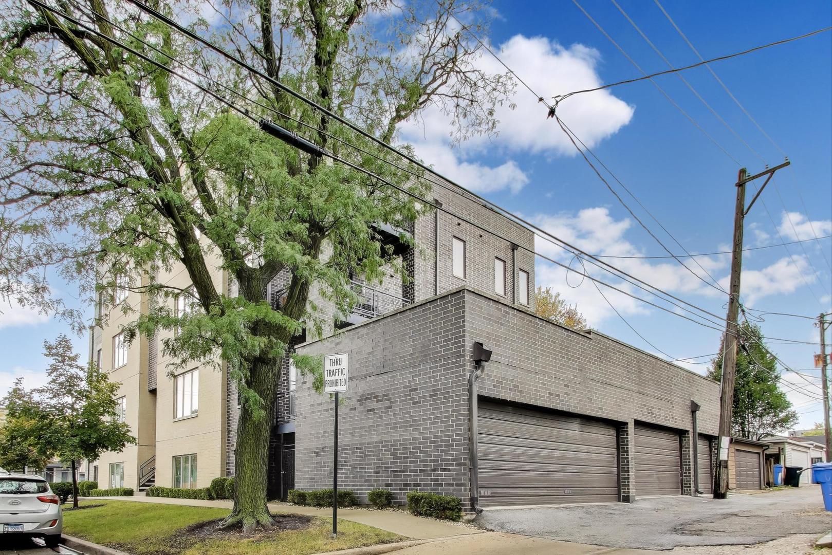 2352 W Winona Street 3E