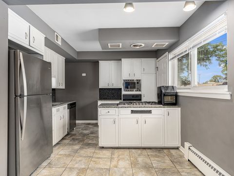 Tiny photo for 1543 Franklin Avenue #B, River Forest, IL 60305 (MLS # 12458426)