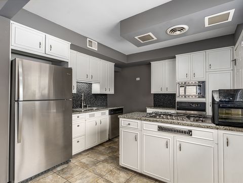 Tiny photo for 1543 Franklin Avenue #B, River Forest, IL 60305 (MLS # 12458426)