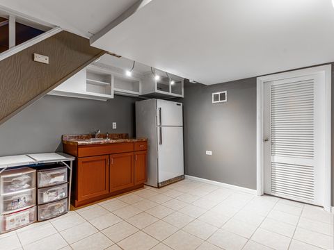 Tiny photo for 1543 Franklin Avenue #B, River Forest, IL 60305 (MLS # 12458426)