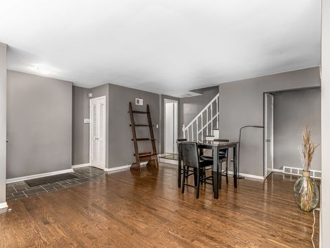 Tiny photo for 1543 Franklin Avenue #B, River Forest, IL 60305 (MLS # 12458426)